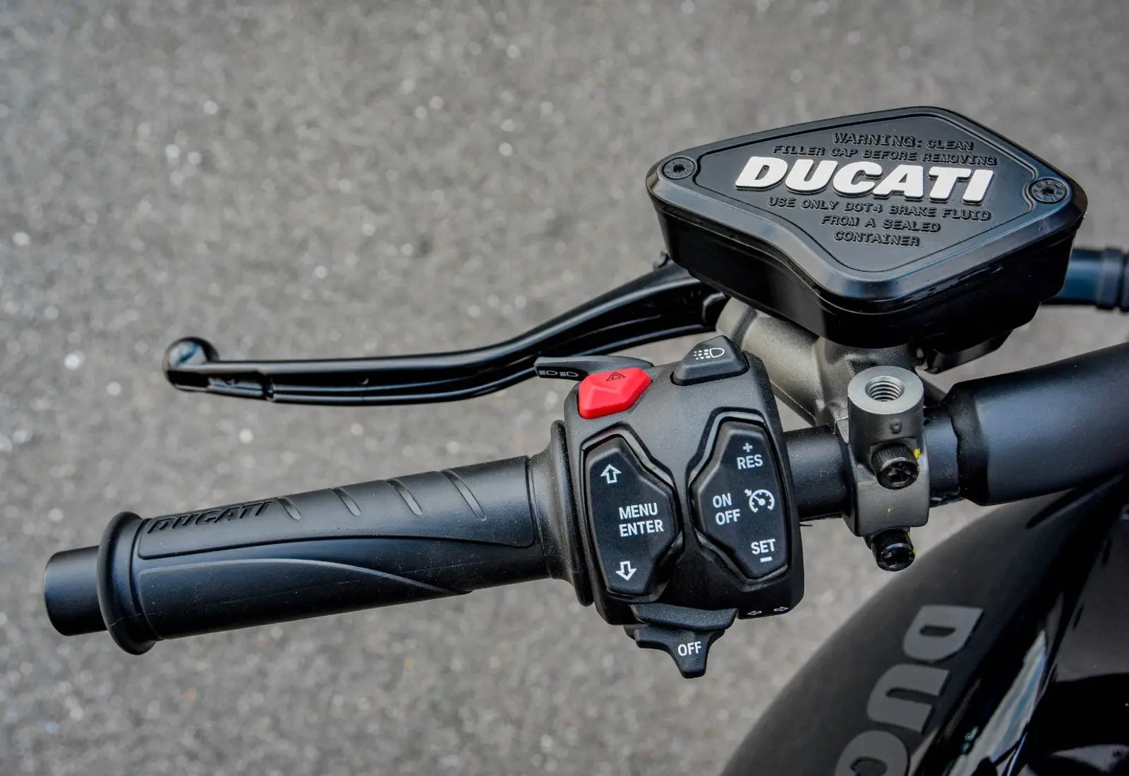 Ducati X-Diavel Nera * POLTRONA FRAU * 1 OF 500 * LIMITED ED - 42265