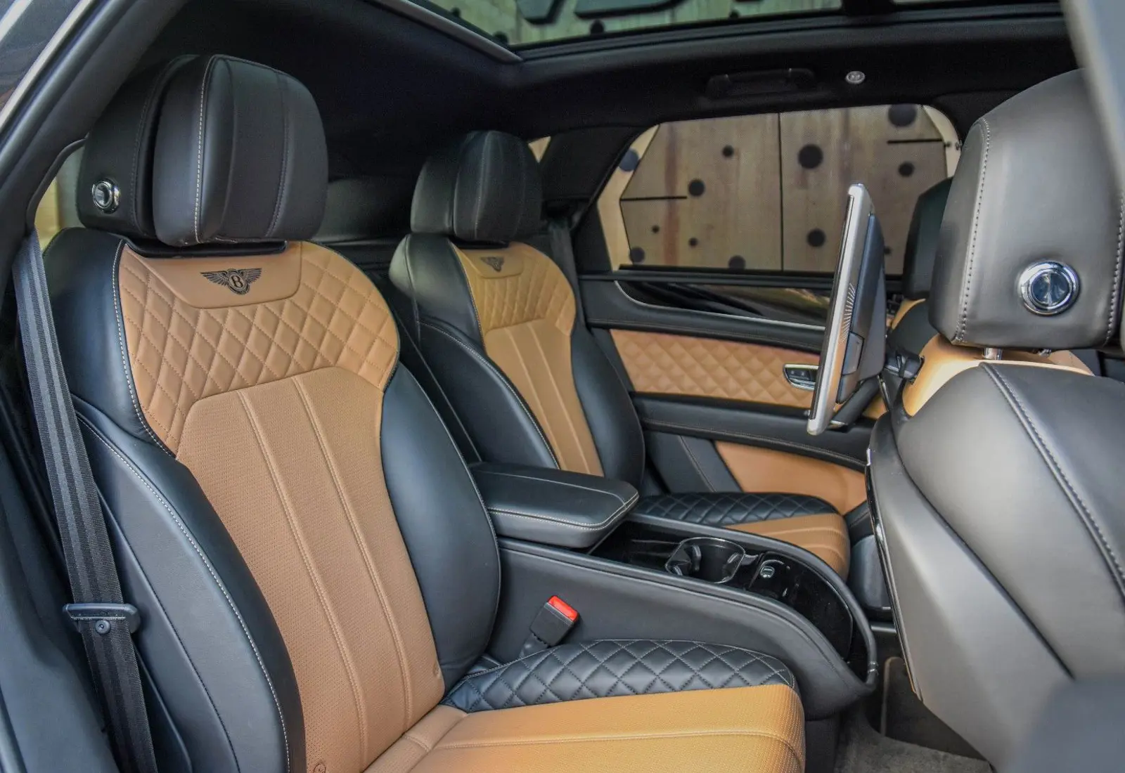 Bentley Bentayga V8 Diesel * 4 SEAT * REAR-ENT * MASSAGE * VOLL - 42972