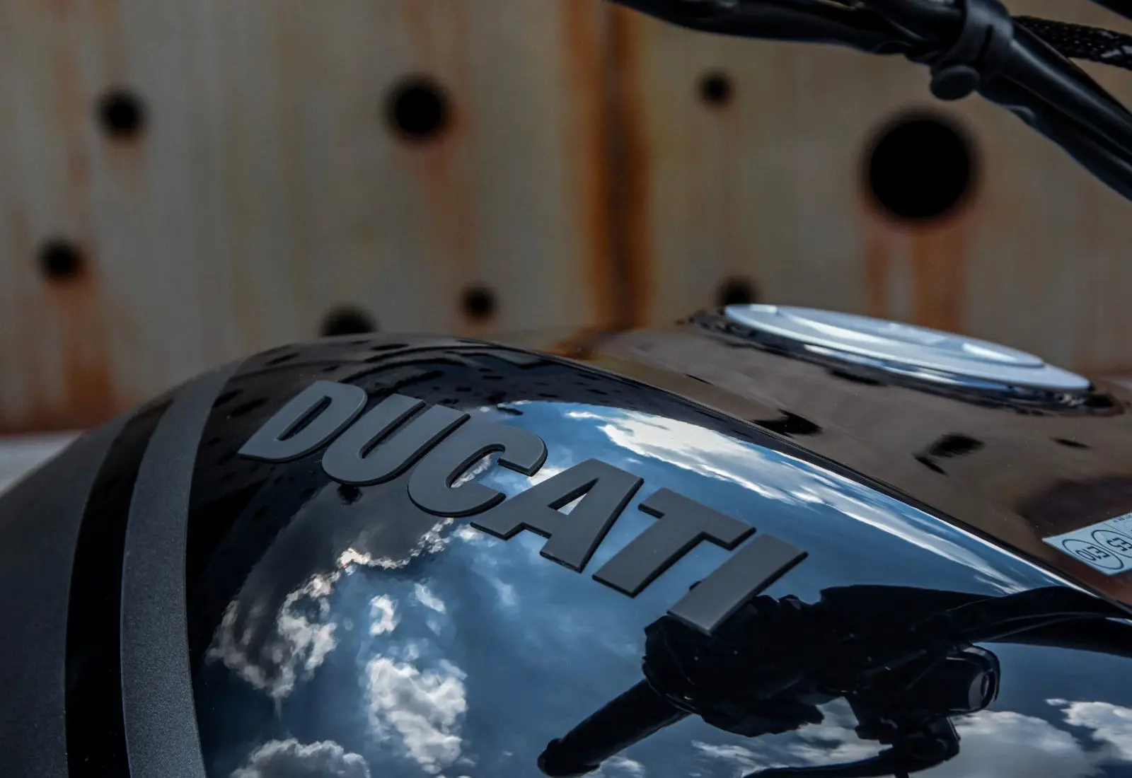 Ducati X-Diavel Nera * POLTRONA FRAU * 1 OF 500 * LIMITED ED - 41978