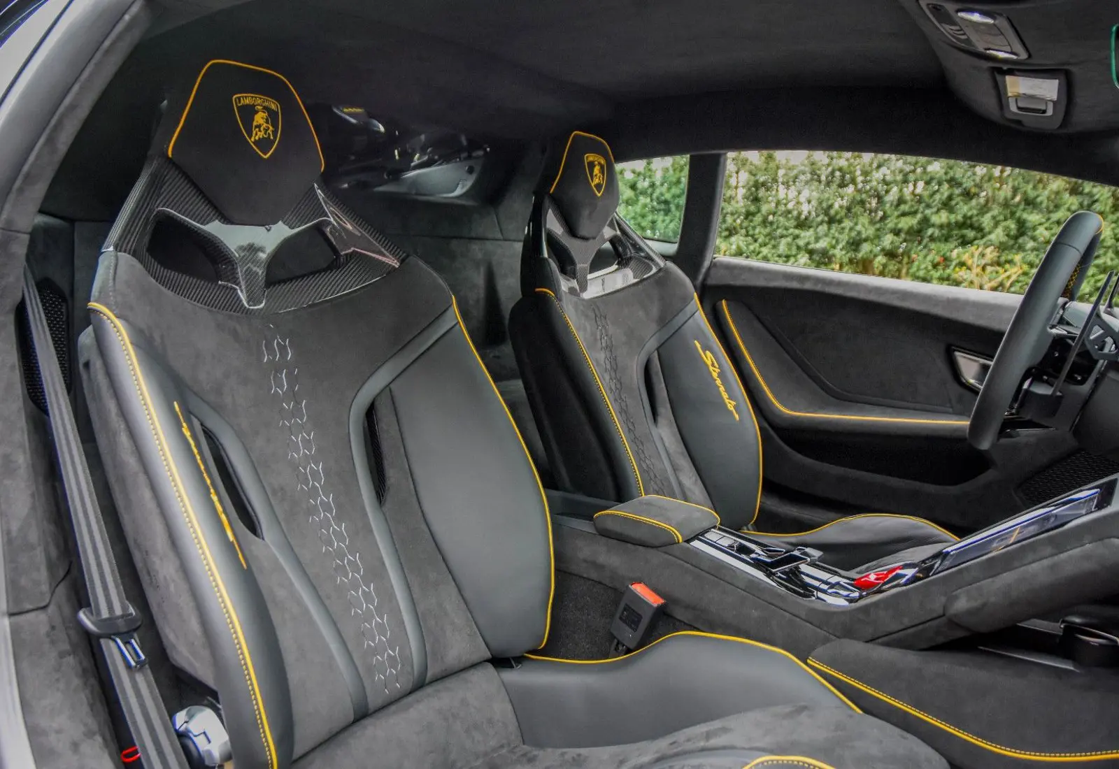 Lamborghini Huracán Sterrato * SPORT SEATS * CARPLAY * ROOF RACK *  - 49532