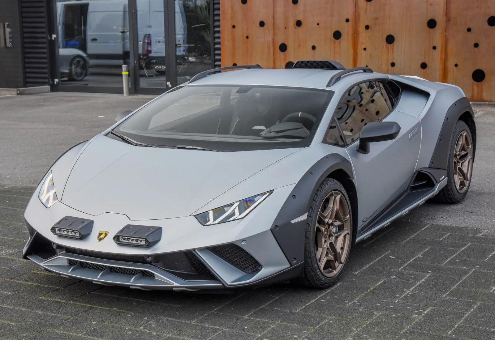 Lamborghini Huracán Sterrato * NEW * STOCK CAR * CERAMIC * CARPLAY *  - 42810