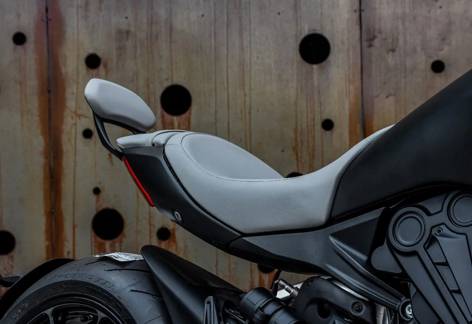 Ducati X-Diavel Nera * POLTRONA FRAU * 1 OF 500 * LIMITED ED - 41975