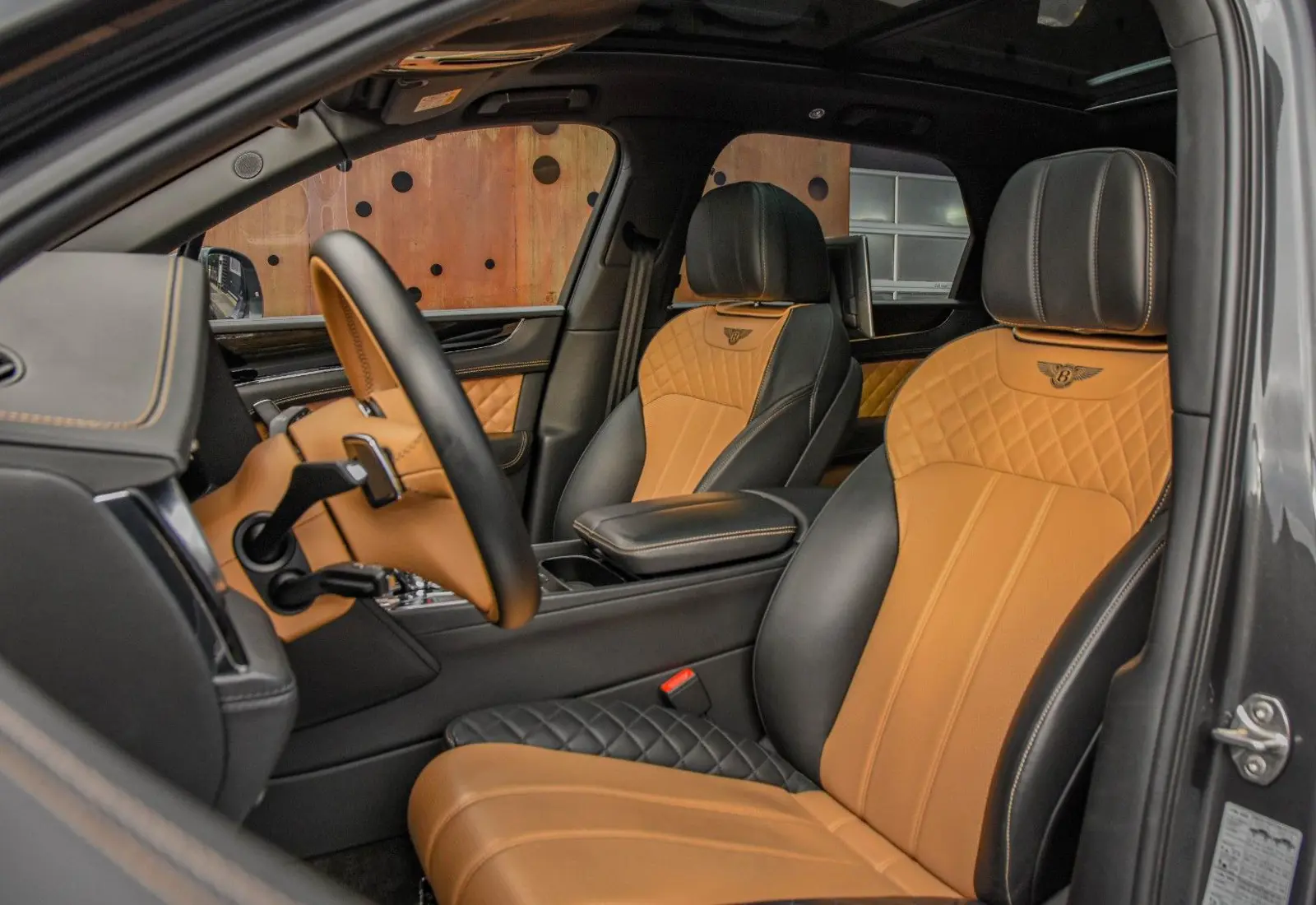 Bentley Bentayga V8 Diesel * 4 SEAT * REAR-ENT * MASSAGE * VOLL - 42960