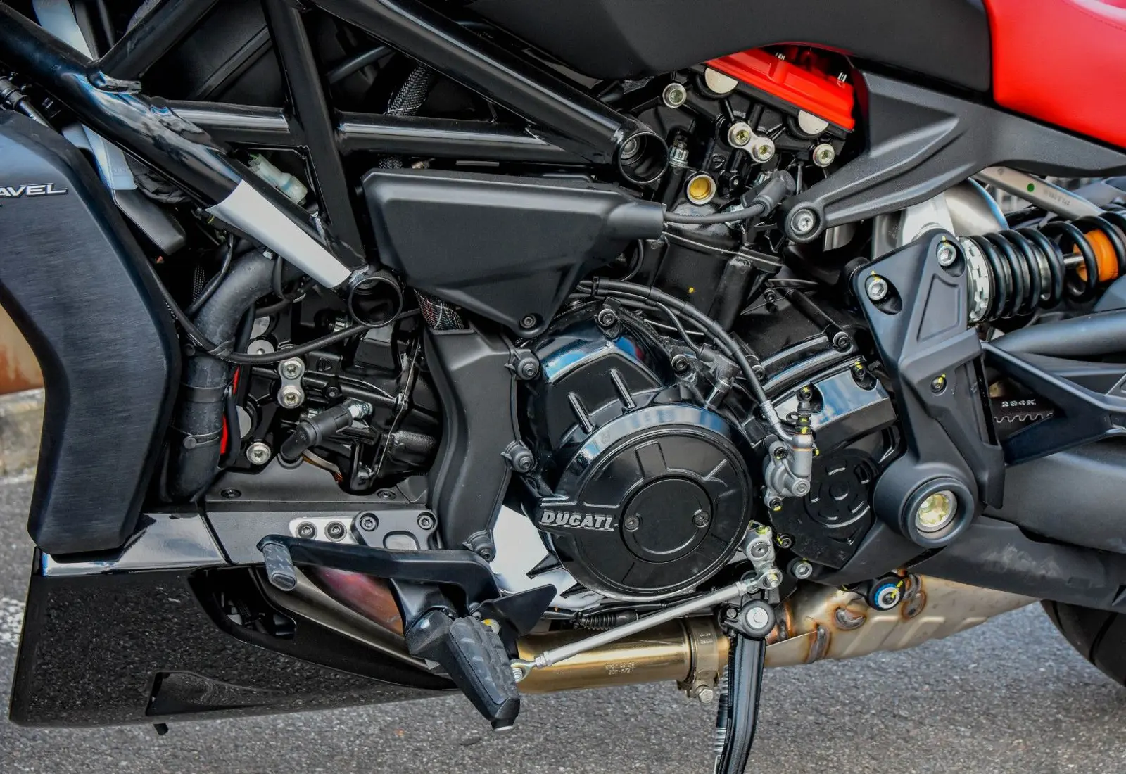 Ducati X-Diavel Nera * POLTRONA FRAU * 1 OF 500 * LIMITED ED - 42262